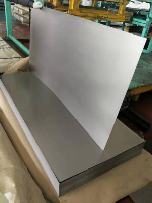 Remarkable stainless steel plate/sheet